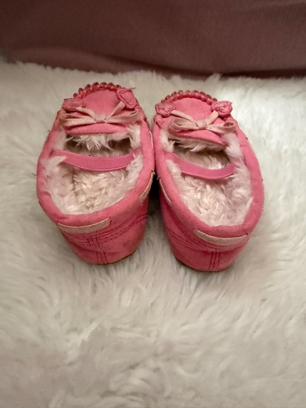 Toddler Girls Pink Fuzzy Slippers Size 5/6 Bow Moccasin Cozy Cute Ballet Style - Picture 5 of 8